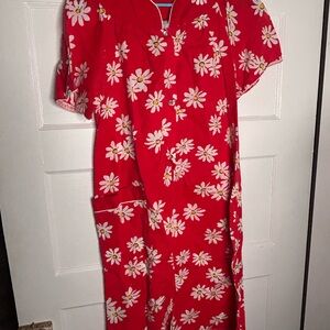 1960s Daisy print house dress